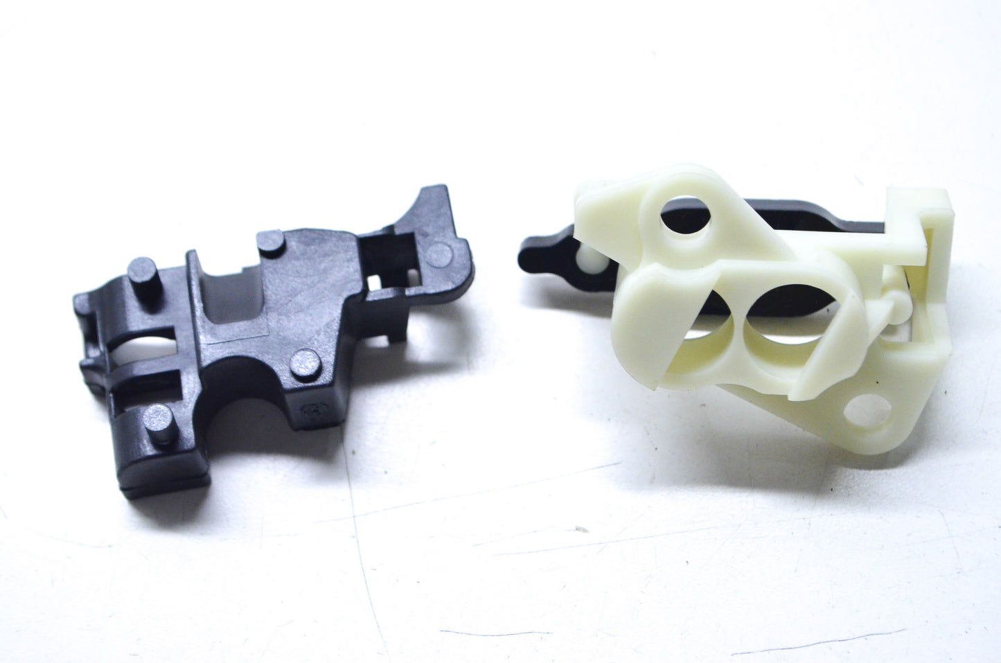 OEM Mercury 827706A4 Bracket and Latch Guide Kit NOS