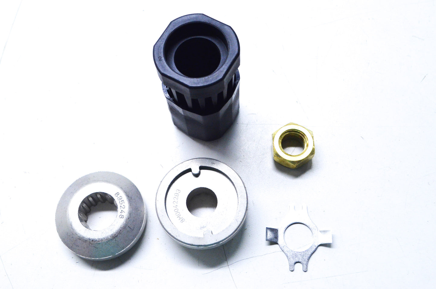 New OEM Mercury Flo Torq II Reflex Hub Kit NOS