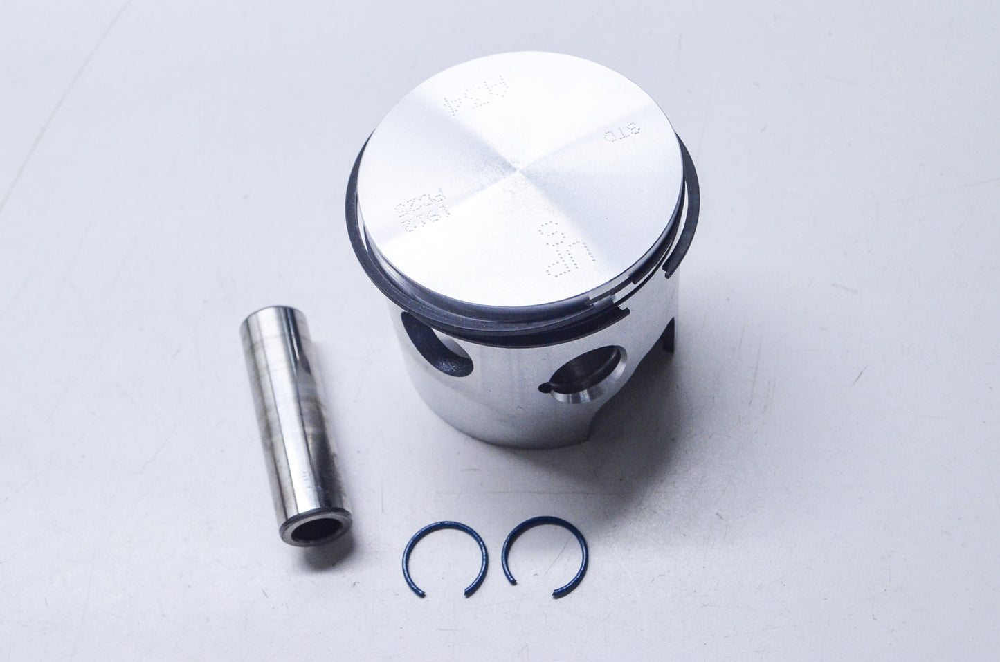 New OEM Mercury STBD Piston Kit NOS