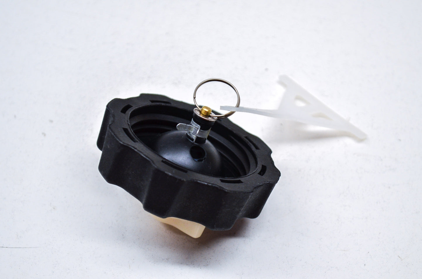 OEM Mercury 36-824962A 2, 393-70020-5 Fuel Cap Assembly NOS