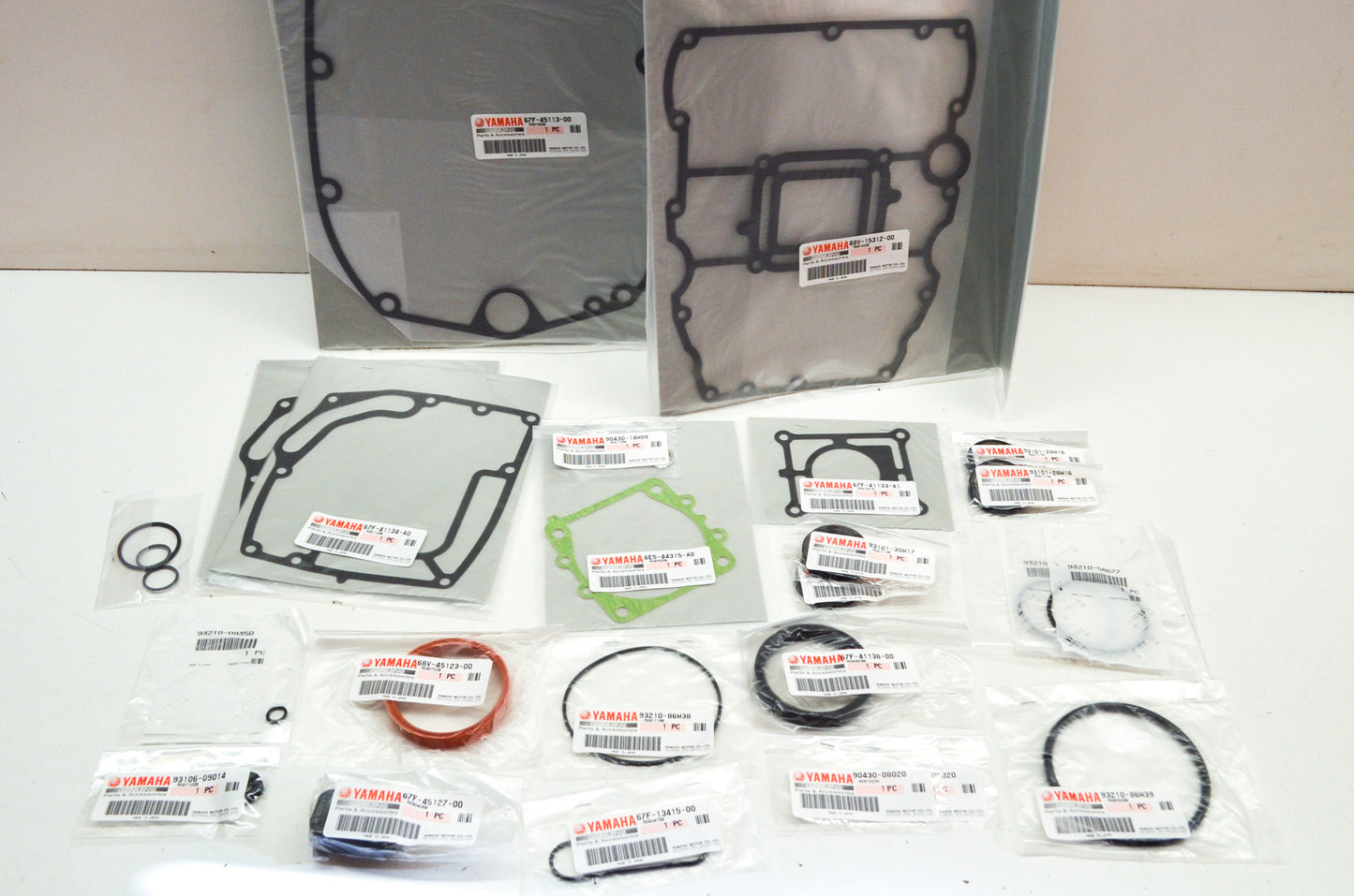 OEM Yamaha 68V-W0001-21-00 Gasket Kit NOS