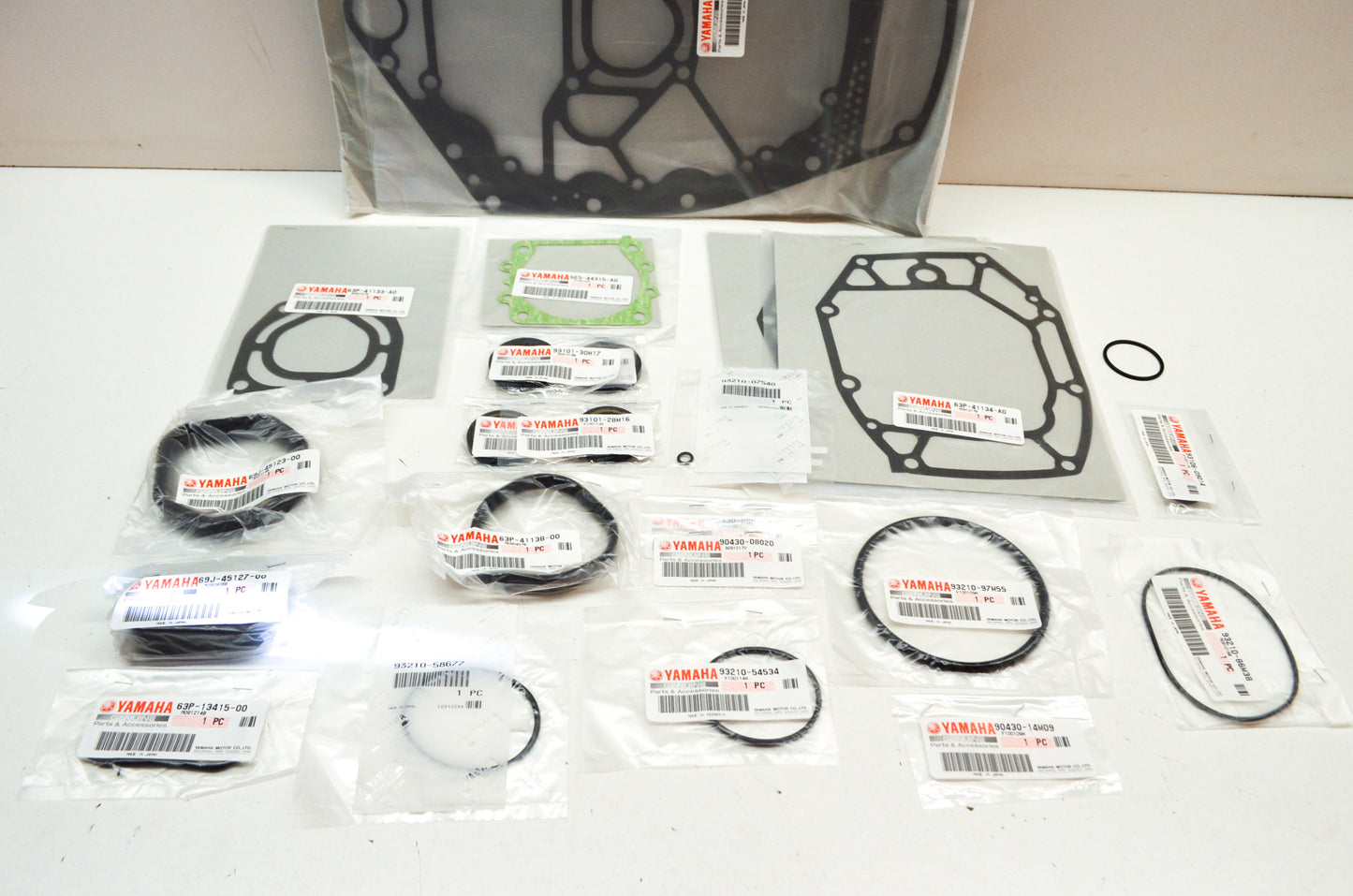 New OEM Yamaha 63P-W0001-20-00 Lower Unit Gasket Kit NOS