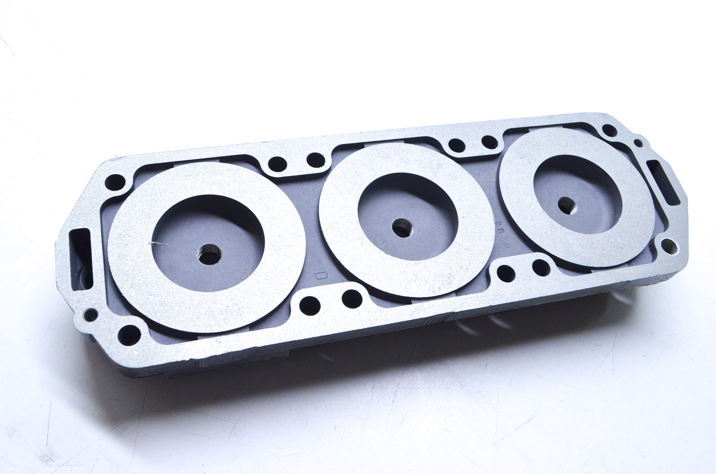 New OEM Mercury Cylinder Head NOS