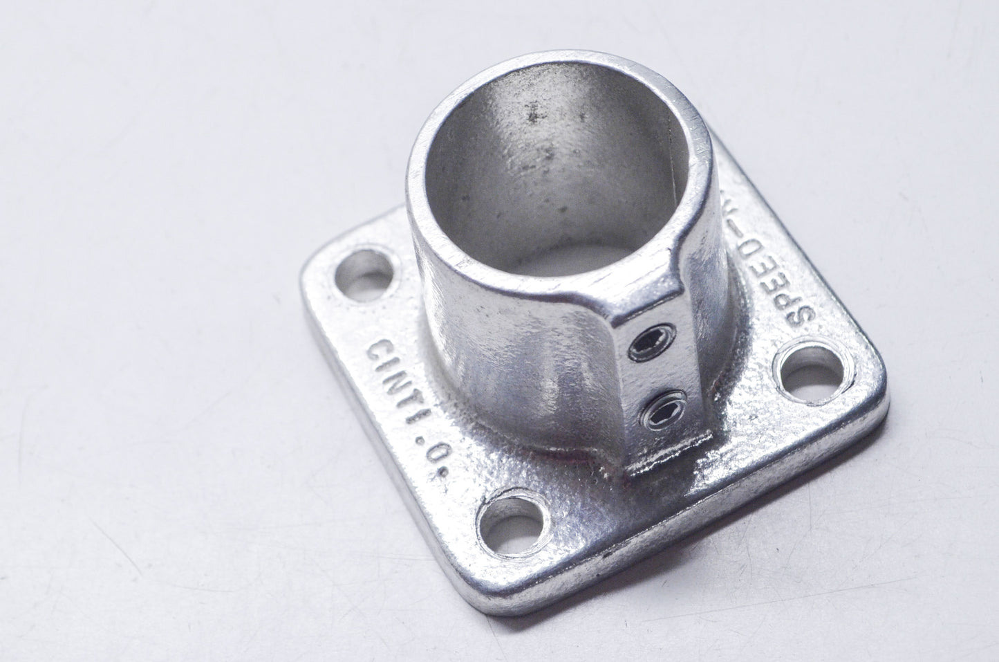 Hollaender 1 1/2' Speed Rail Round Flange NOS