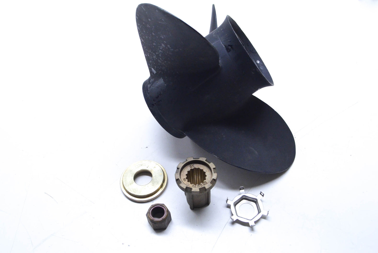 New OEM Mercury 3 Blade Propeller w/ Hub Adapter Kit NOS