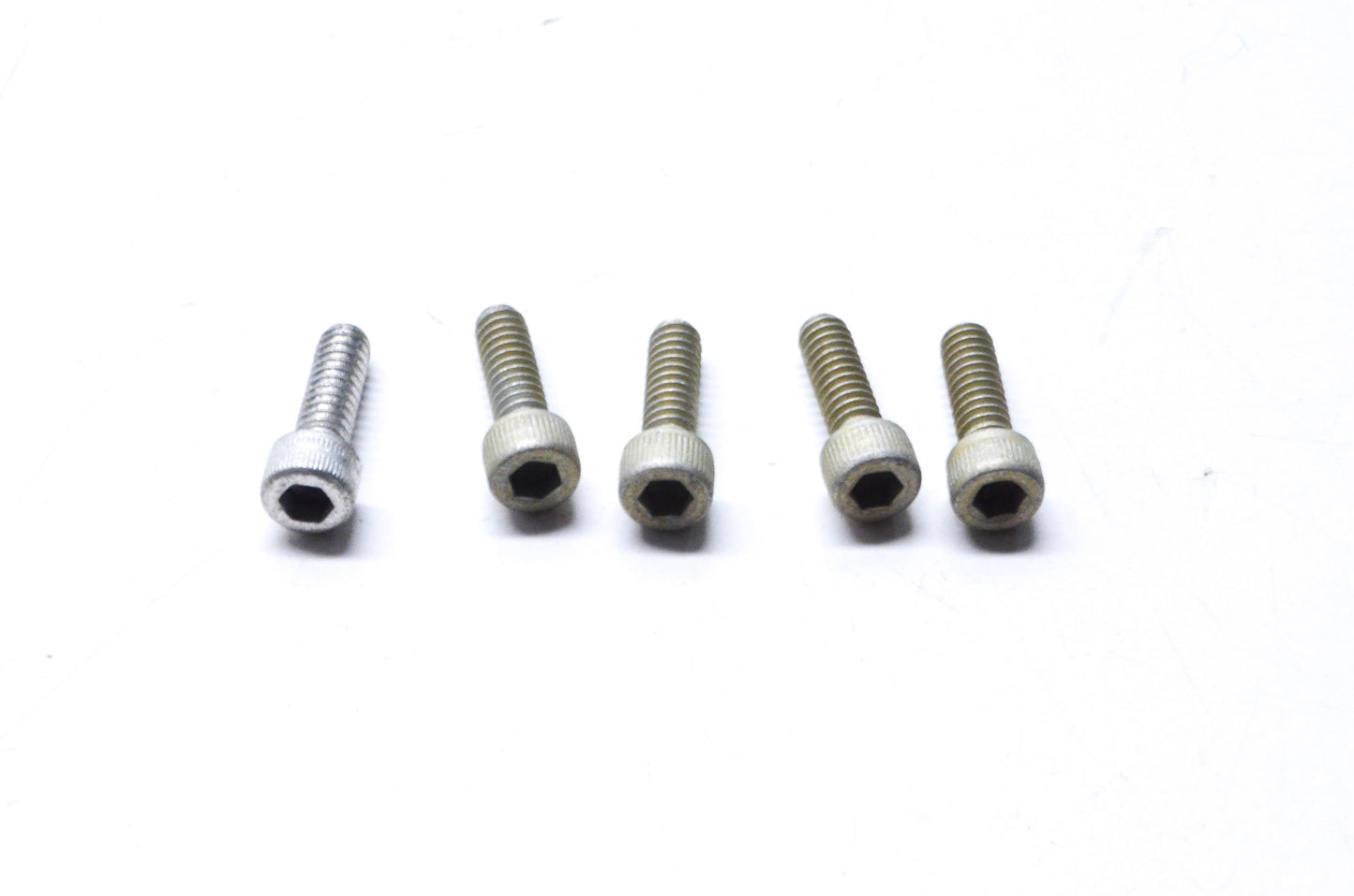 OEM Mercury 10-76290 Screw Qty 5 NOS