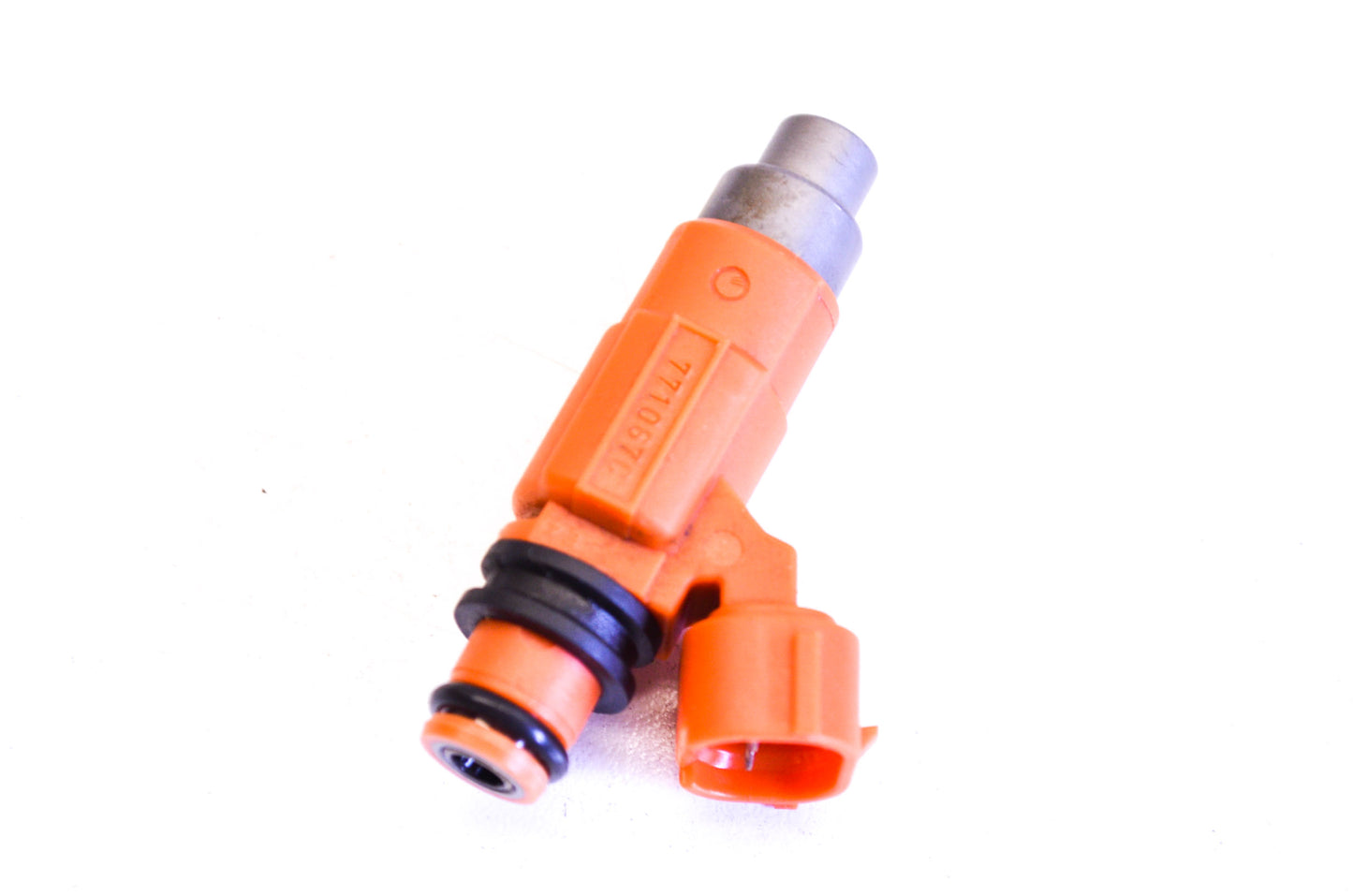 OEM Suzuki 15710-65D00 Fuel Injector Assembly NOS