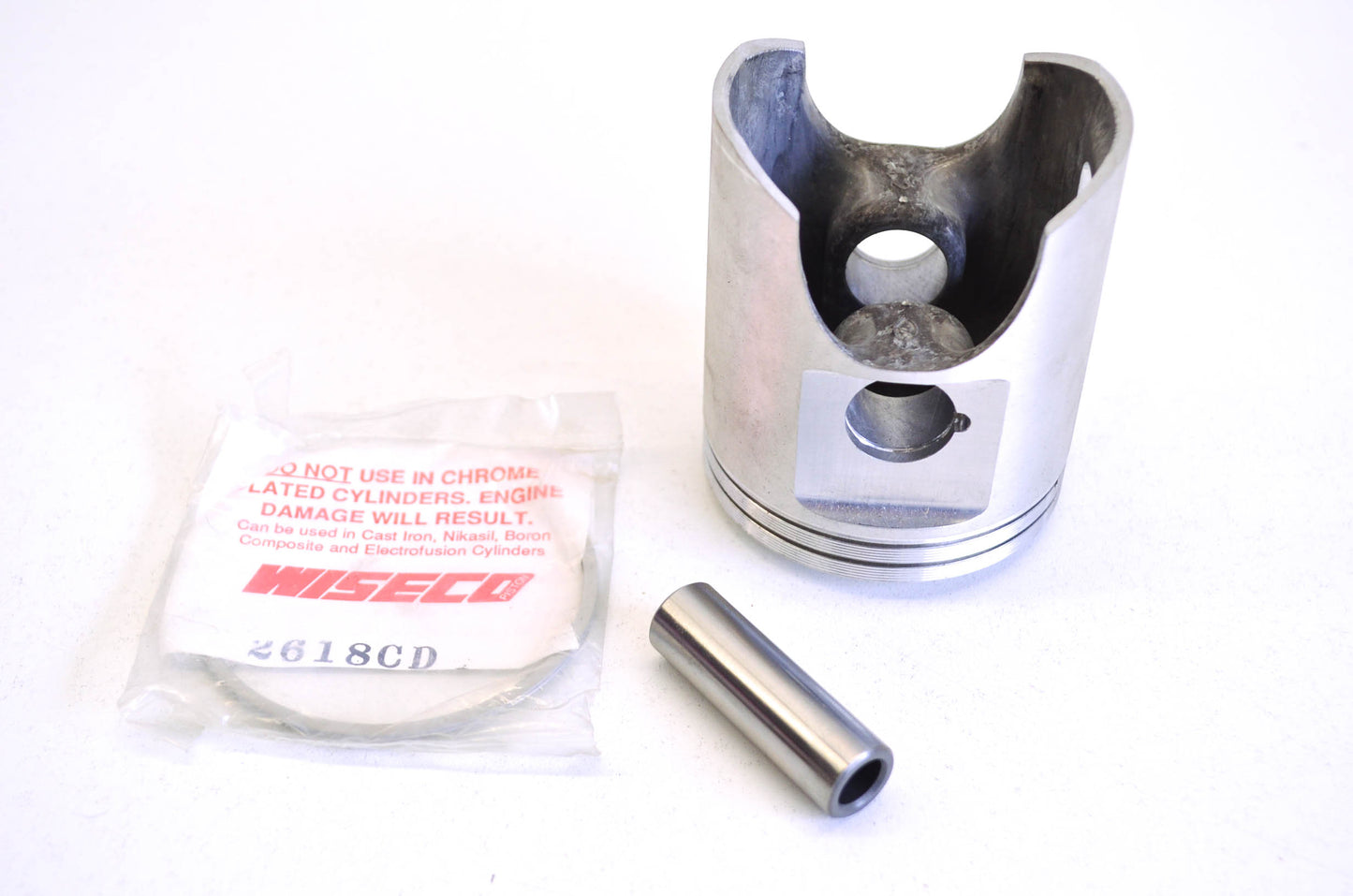 Wiseco 562P2 Piston Kit NOS