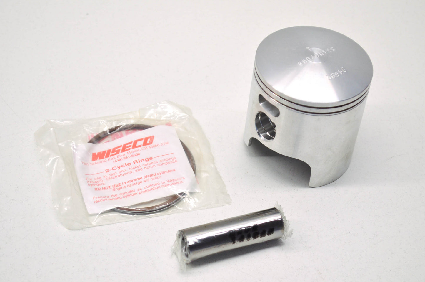 Wiseco 534M07000 Suzuki Piston Kit .076mm NOS