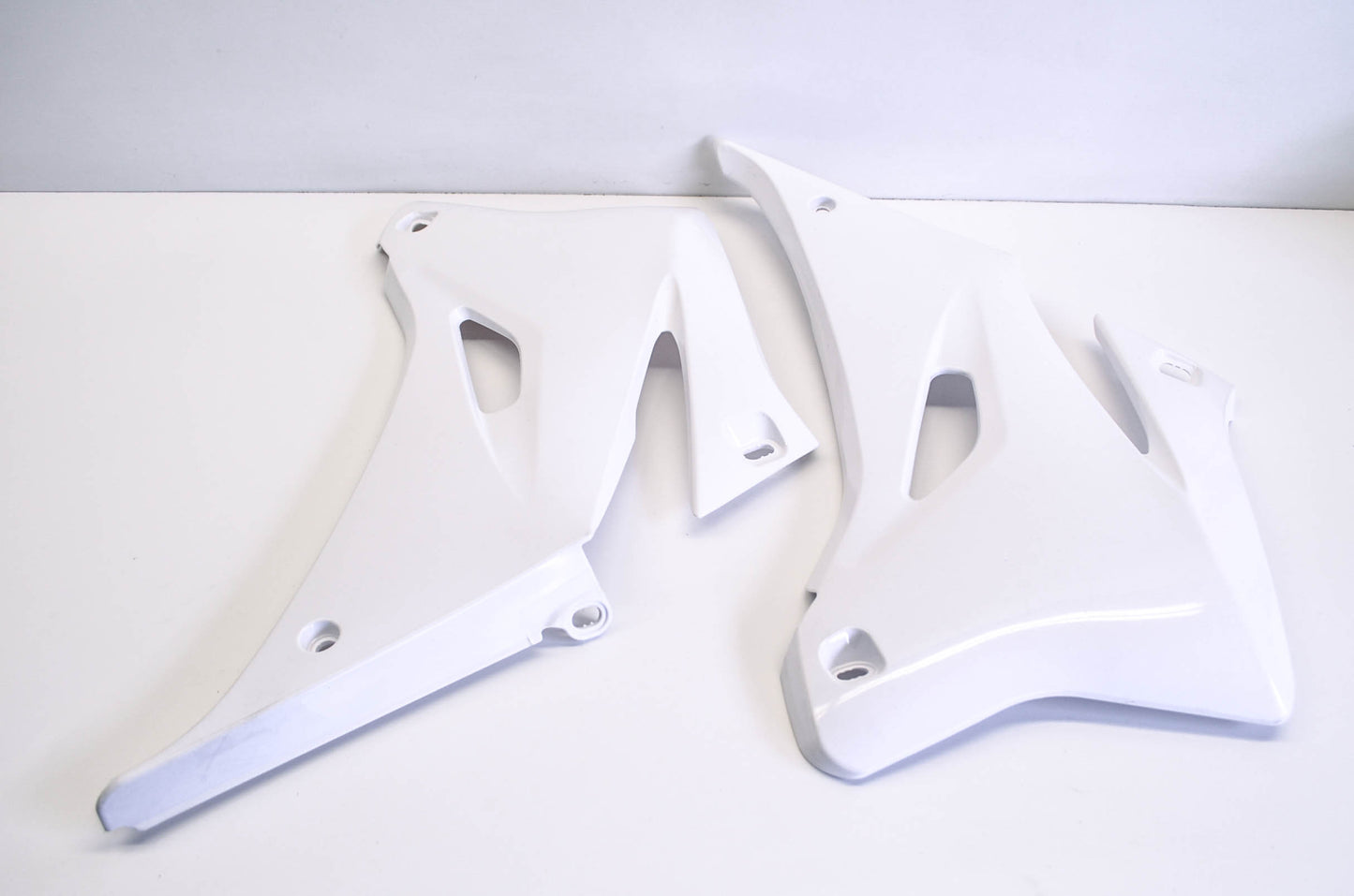 Acerbis 2043900002, 15813806 Yamaha White Radiator Spoiler Shrouds Qty 2 NOS