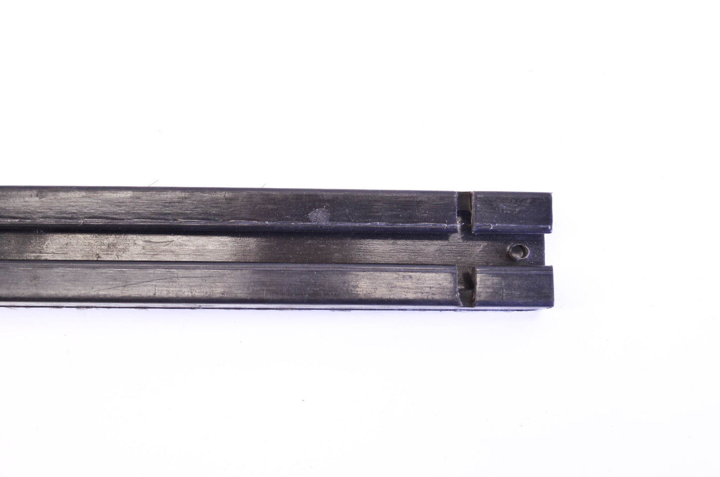 OEM Yamaha SMA-8FT92-00-BK Black 136 Slide Runner Qty 1 NOS