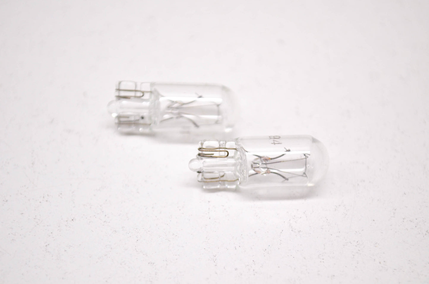 EiKO 194 Heavy Duty Replacement Indicator Bulb Qty 2 NOS