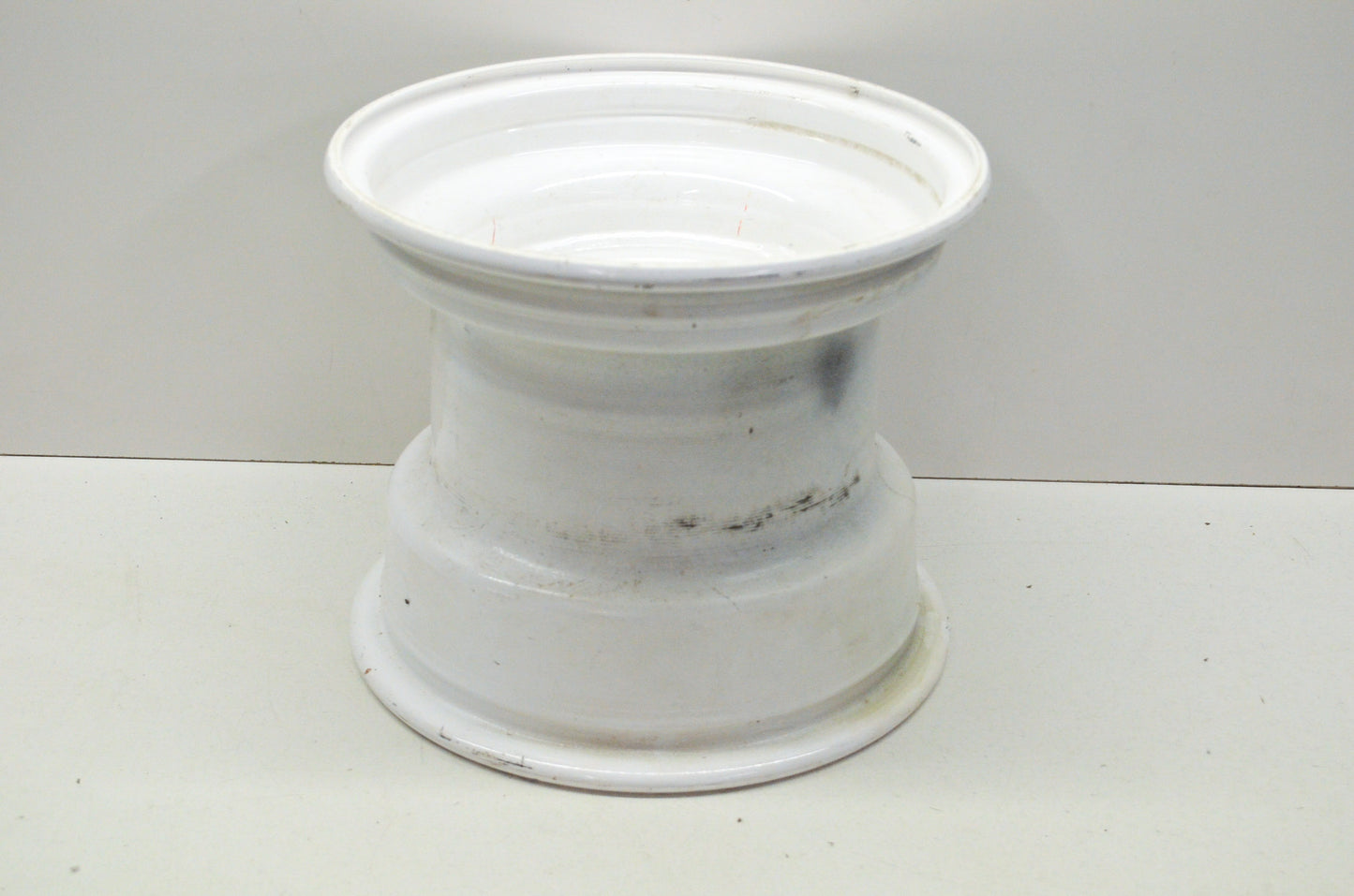 White Rear Wheel Rim 10z8.5