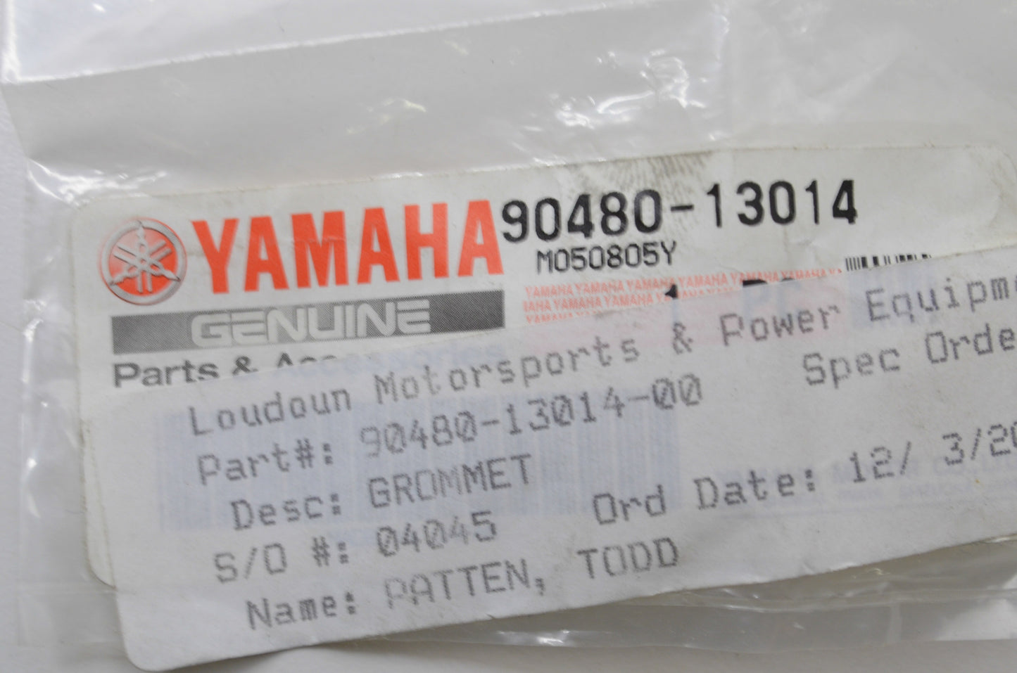 New OEM Yamaha 90480-13014-00 Grommet NOS