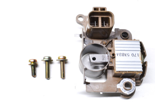 OEM Mazda JE15-18-W70A Voltage Regulator NOS