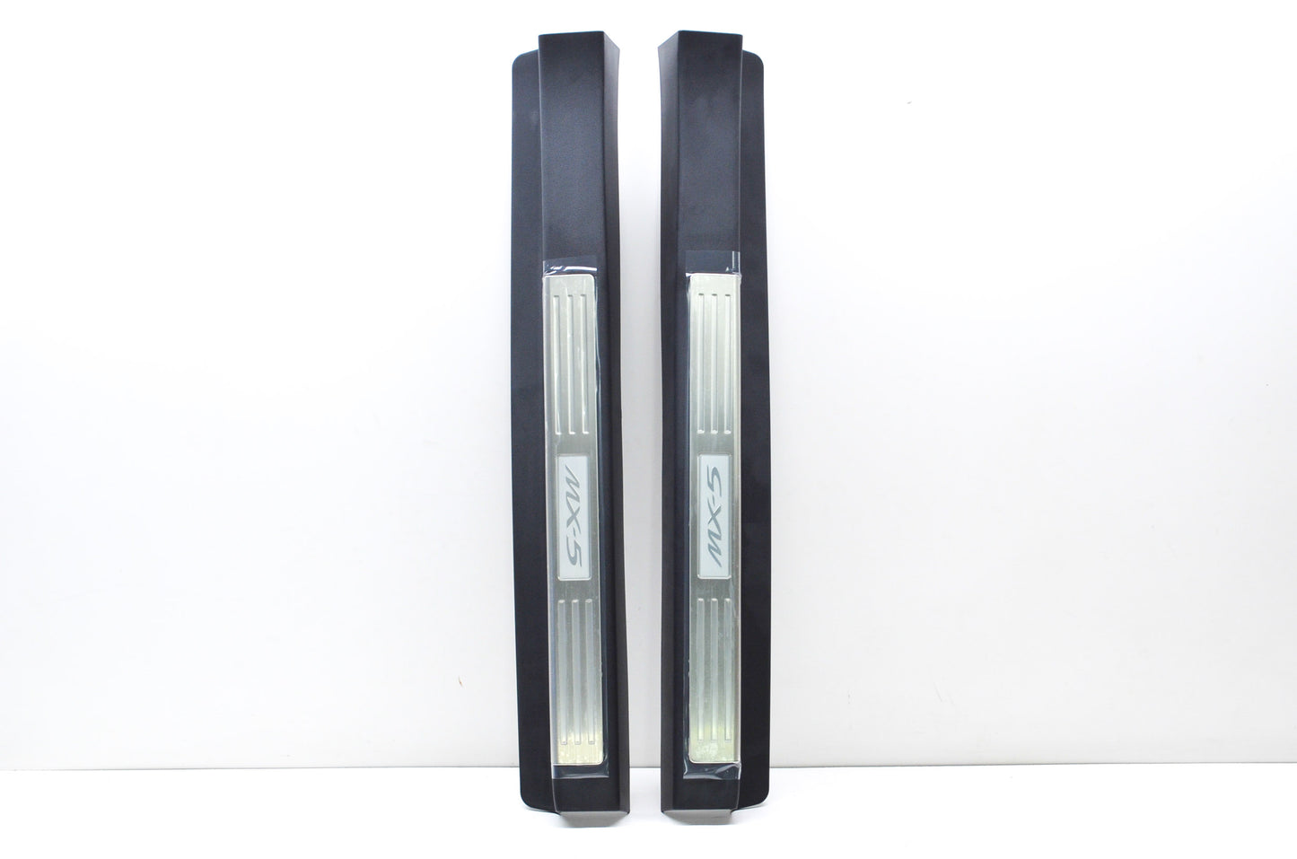 Mazda Ne51-V1-370F Chrome Door Sill Trim Plate Set