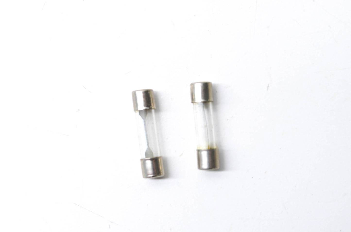 Aftermarket 6000-237 7A Short Fuses Qty 2 NOS