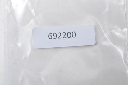 OEM Briggs & Stratton 692200 Screw Qty 2 NOS