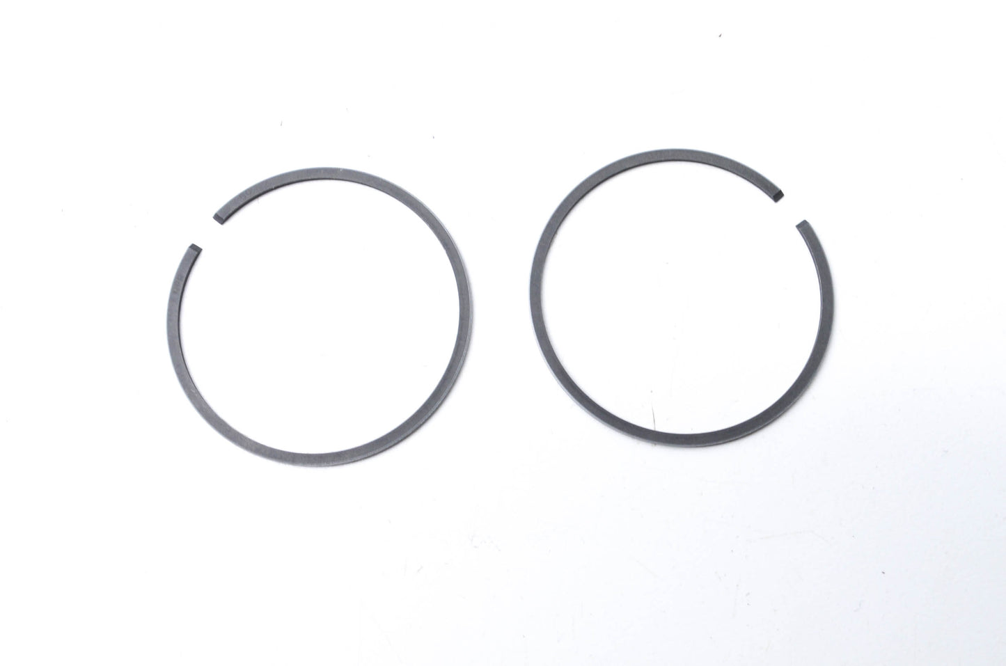 New OEM Yamaha 492-11601-21-00 Piston Ring Set 2 NOS