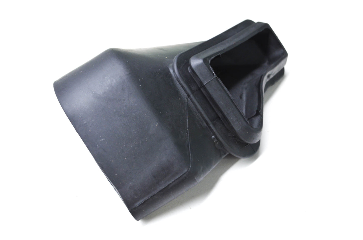 New OEM Briggs & Stratton 690743 Air Duct NOS