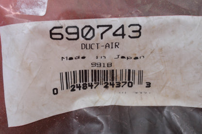 New OEM Briggs & Stratton 690743 Air Duct NOS