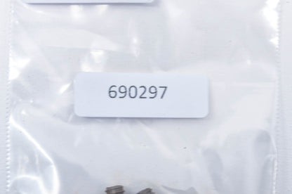 OEM Briggs & Stratton 690297 Screw Qty 2 NOS