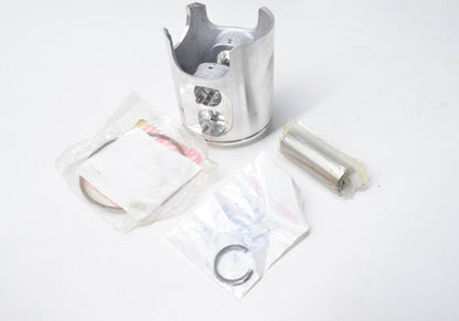 Wiseco 558M06775, 2668CS 67.75mm Suzuki Piston Kit NOS