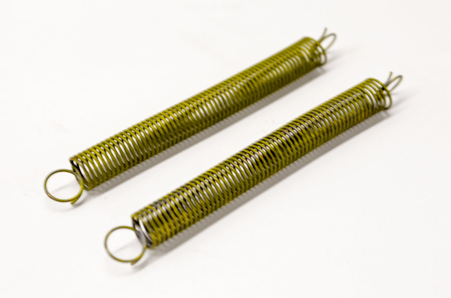 OEM Briggs & Stratton 260877 Governor Spring QTY 2 NOS