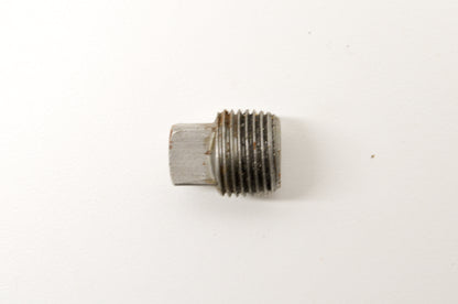 OEM Briggs & Stratton 690946 Plug NOS