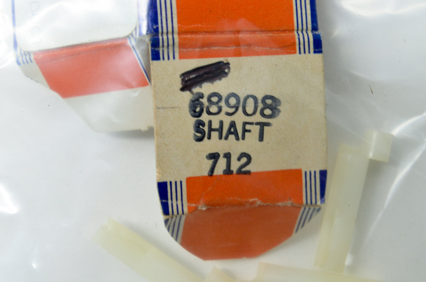 OEM Briggs & Stratton 68908 Choke Shaft QTY 2 NOS