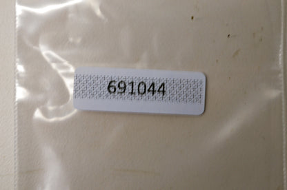 OEM Briggs & Stratton 691044 Screw Qty 2