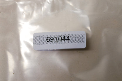 OEM Briggs & Stratton 691044 Screw Yellow Qty 2