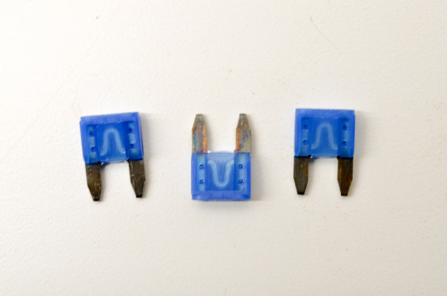 Suzuki 09481-15501 Fuse Qty 3