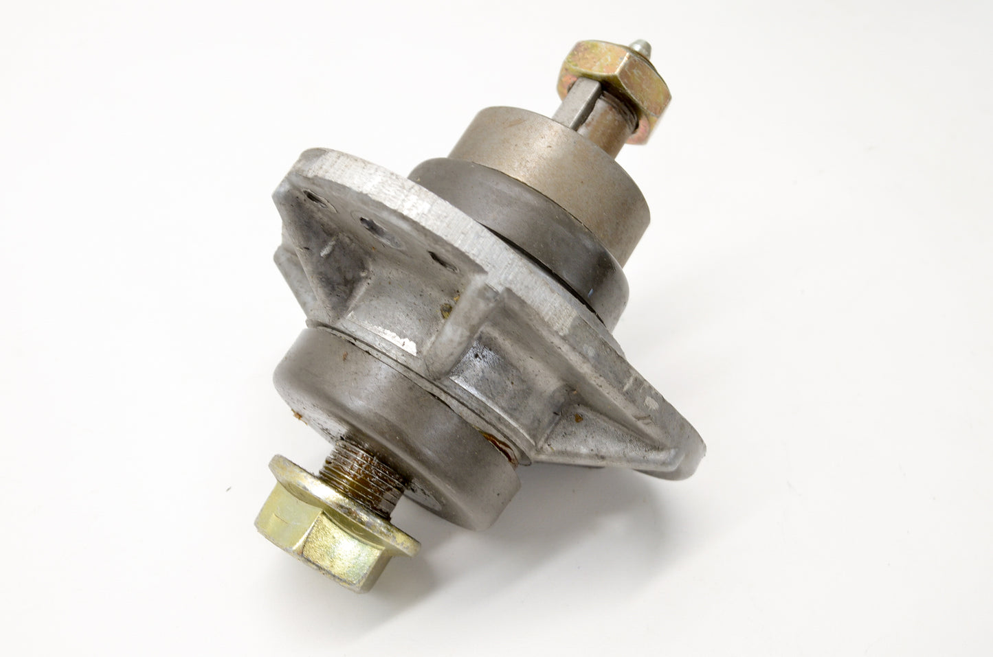 MTD 959-3665 Spindle