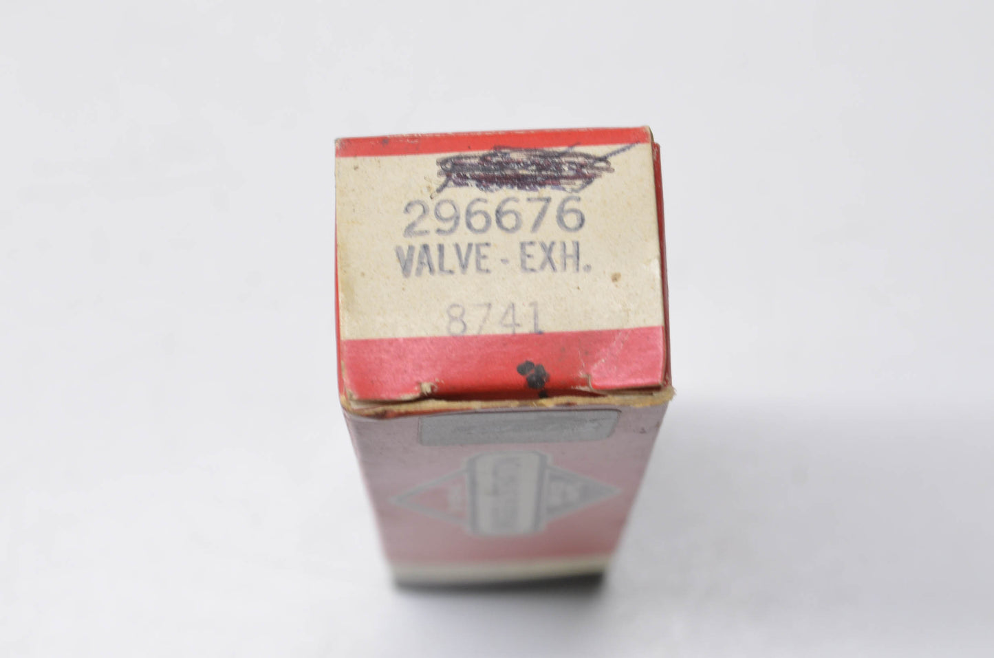 New OEM Briggs & Stratton 296676, 8741 Exhaust Valve NOS