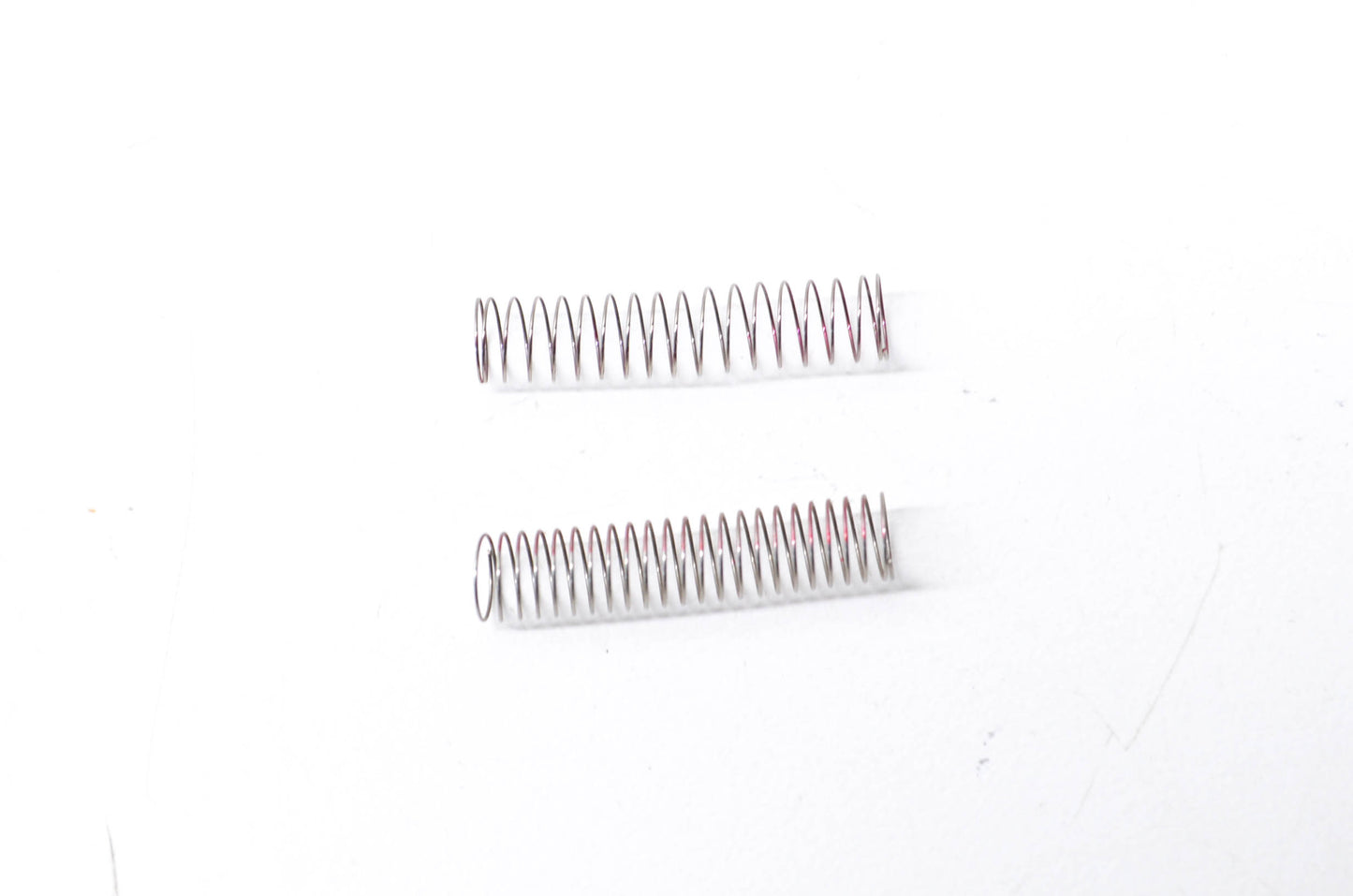 OEM Briggs & Stratton 261016 Spring Qty 2 NOS