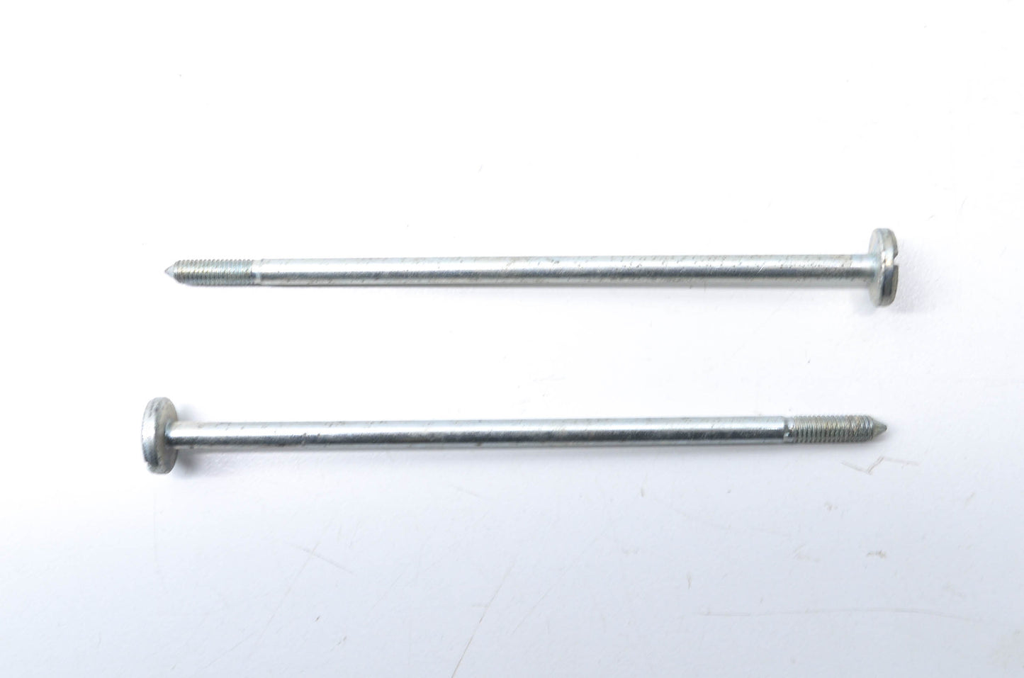 OEM Briggs & Stratton 93323 Cleaner Screw Qty 2 NOS