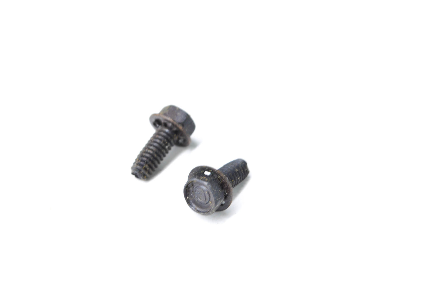 OEM Briggs & Stratton 691660 Screw Qty 2 NOS