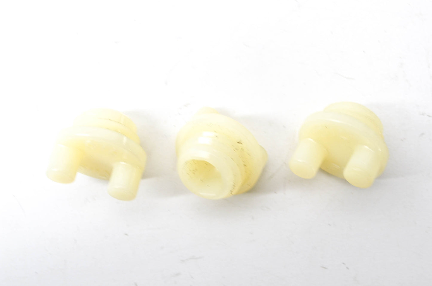 New OEM Briggs & Stratton 66768 Plug QTY 3 NOS