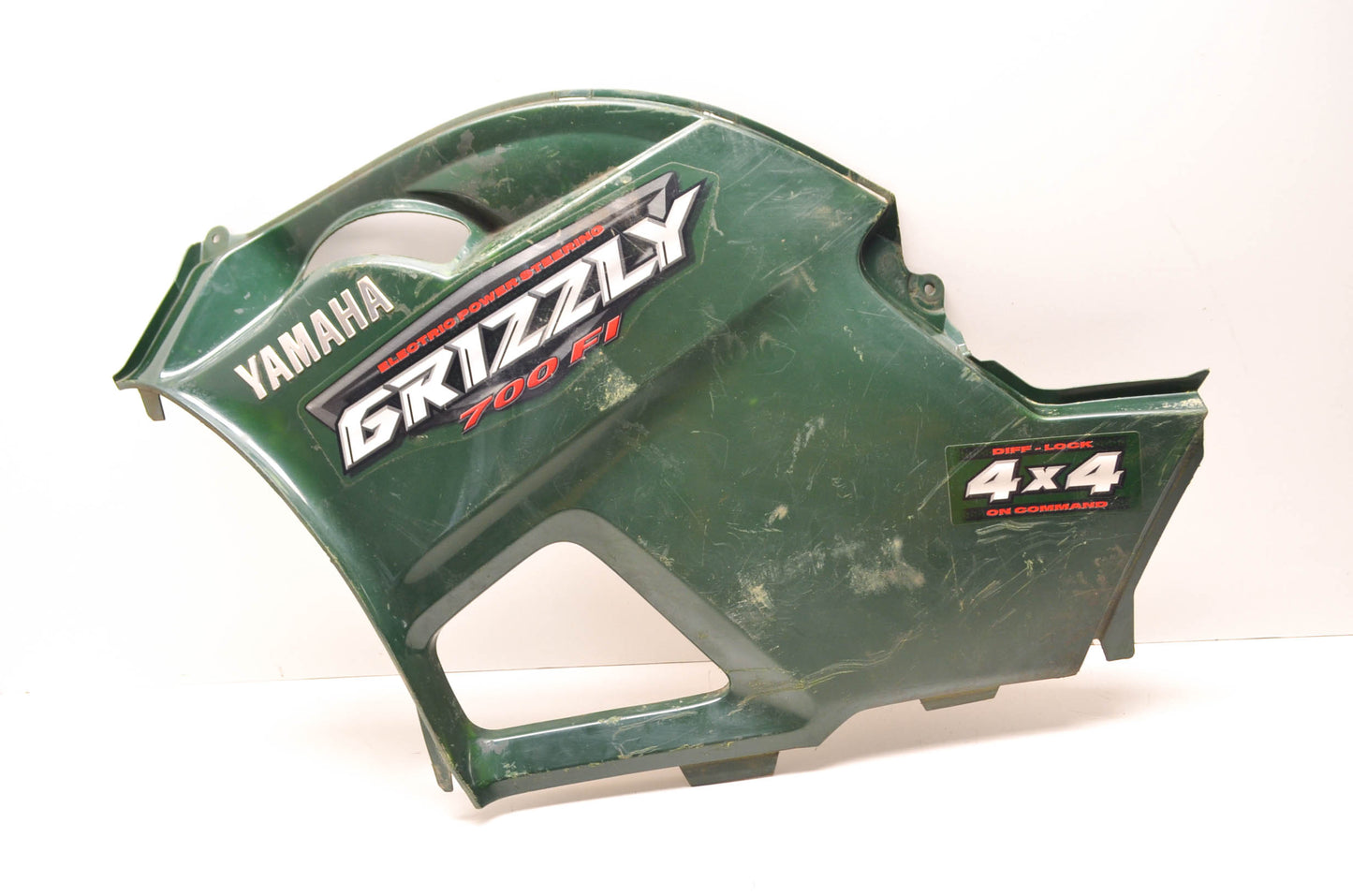 OEM Yamaha 3B4-21711-00-00 Side Cover 1