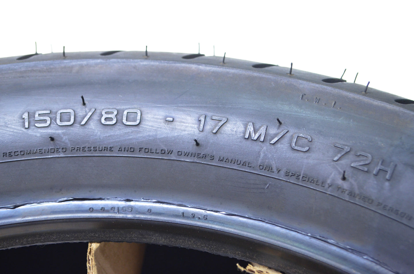New Metzeler 150/80-17 72H ME 880 Marathon Front Tire NOS