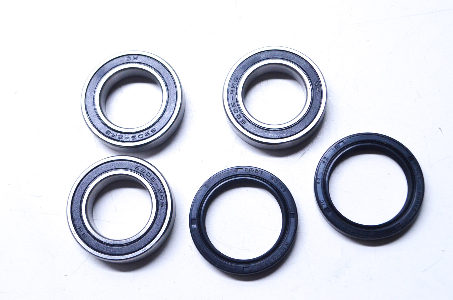 Pivot Works 52-0583, PWRWK-Y09-421 Rear Wheel Bearing Kit NOS
