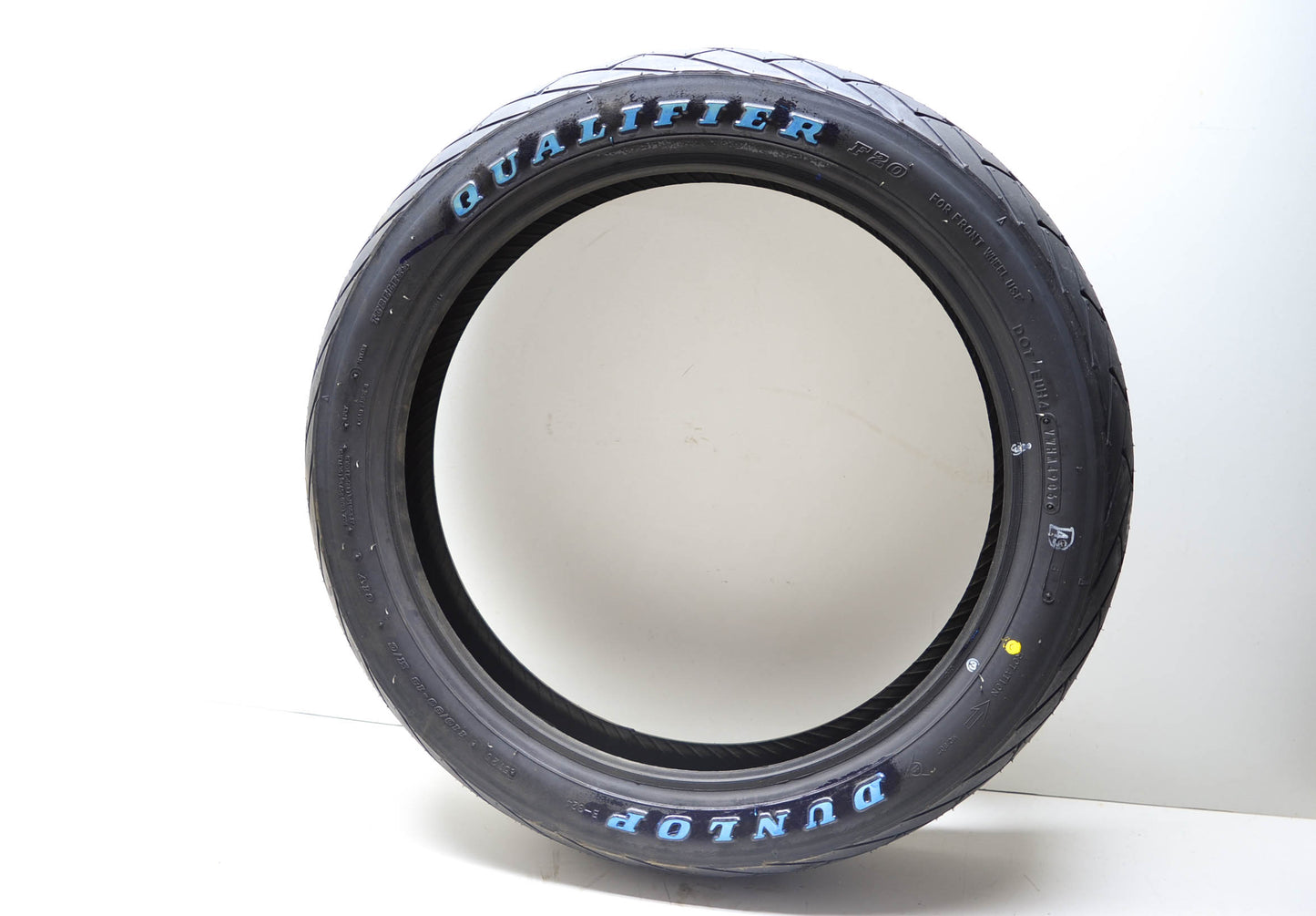 New Dunlop Qualifier F20 110/90-18 M/C 61V Front Tire NOS