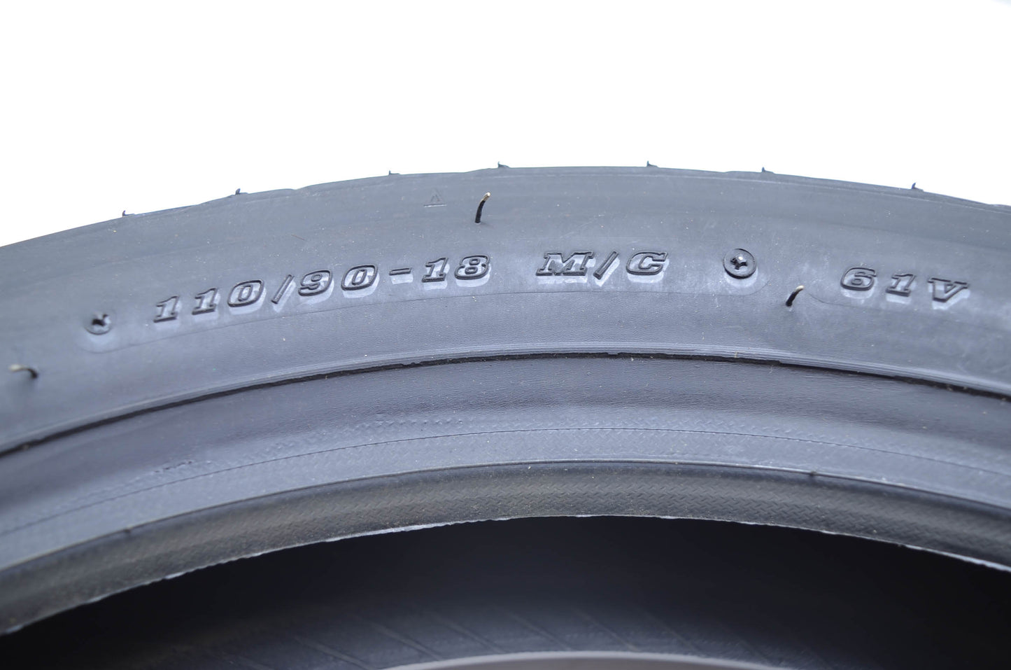 New Dunlop Qualifier F20 110/90-18 M/C 61V Front Tire NOS