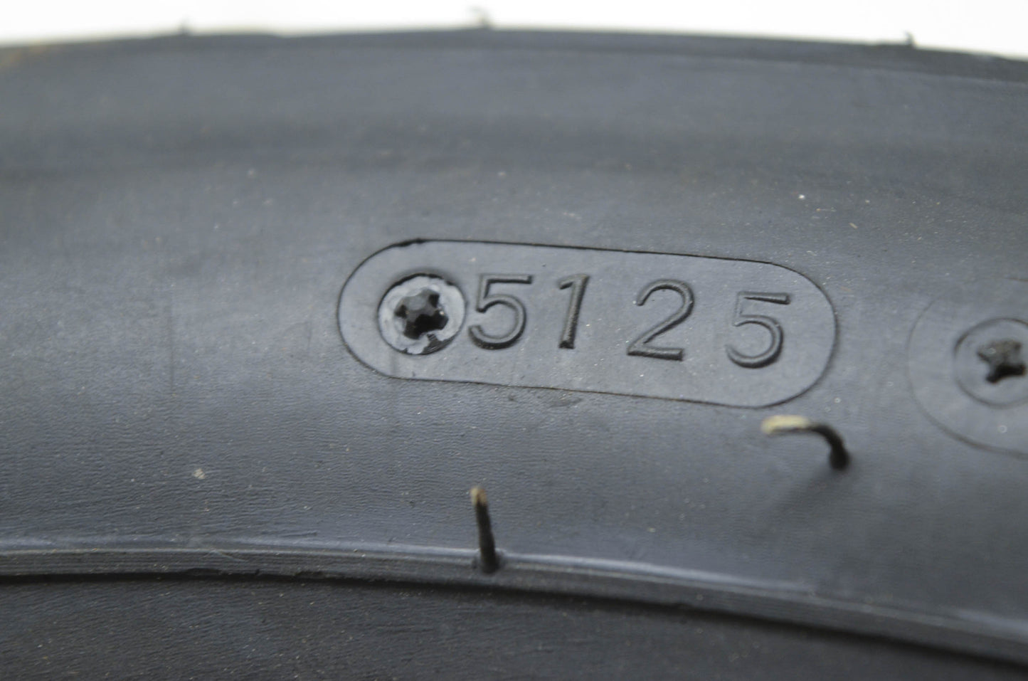 New Dunlop Qualifier F20 110/90-18 M/C 61V Front Tire NOS