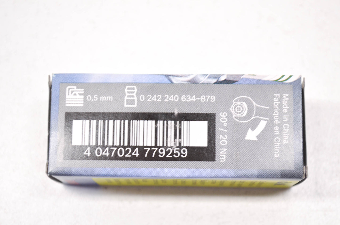 New Bosch Spark Plug QTY 4 NOS