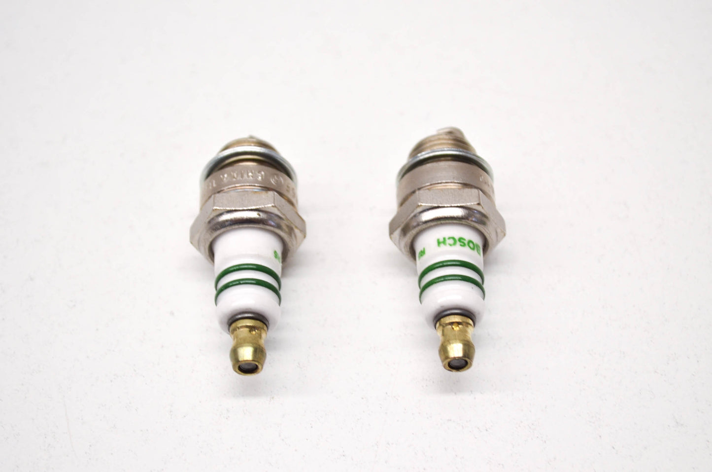 New Bosch Spark Plug QTY 2 NOS