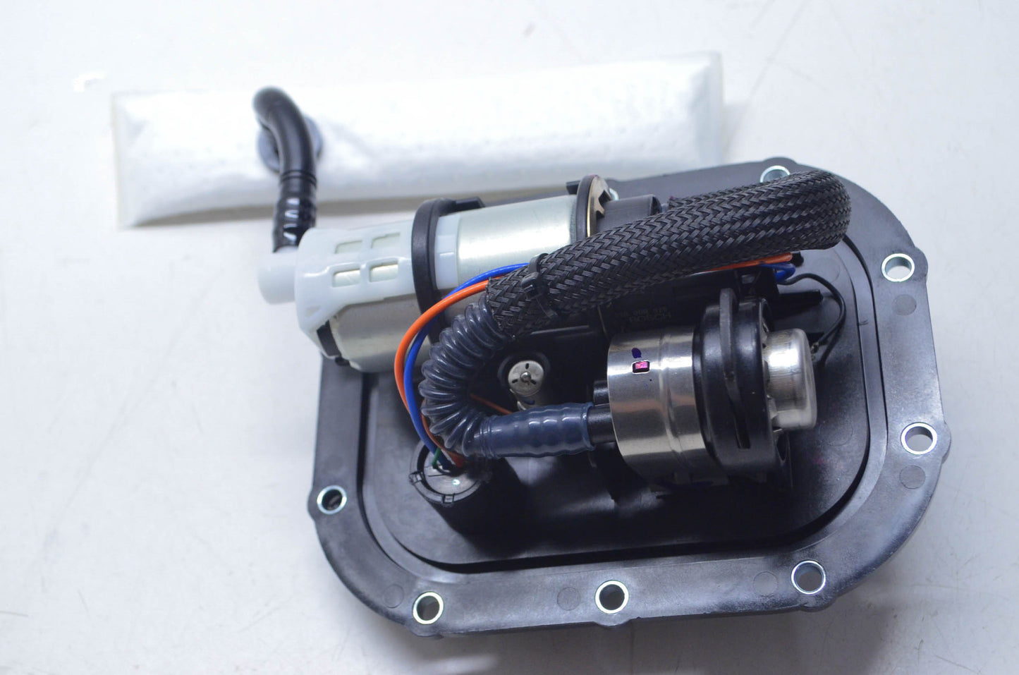 New OEM Polaris 2521169 CSR Fuel Pump NOS