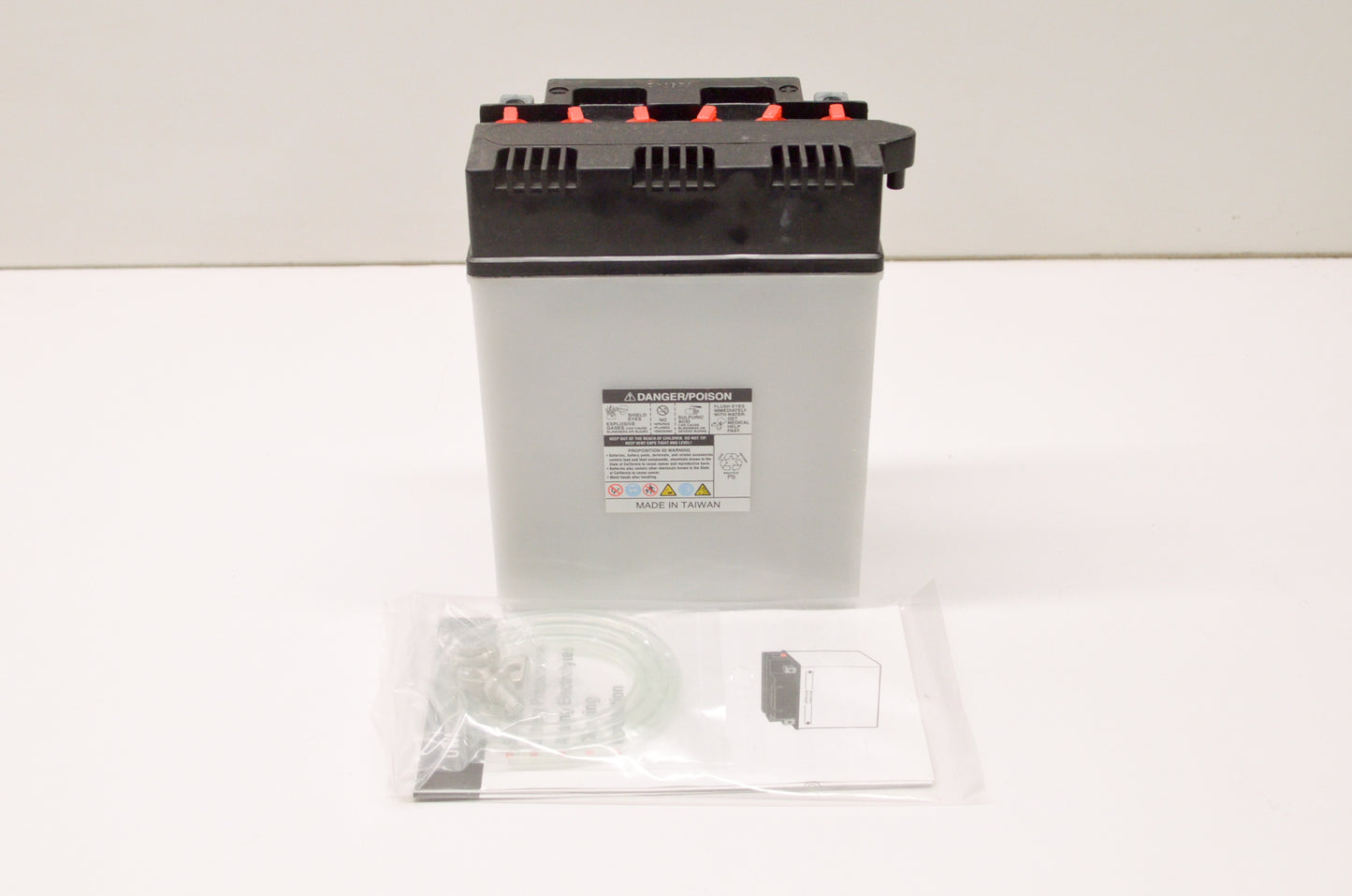OEM Yamaha CB1-2CA00-00-00 CB12C-A GS Battery NOS