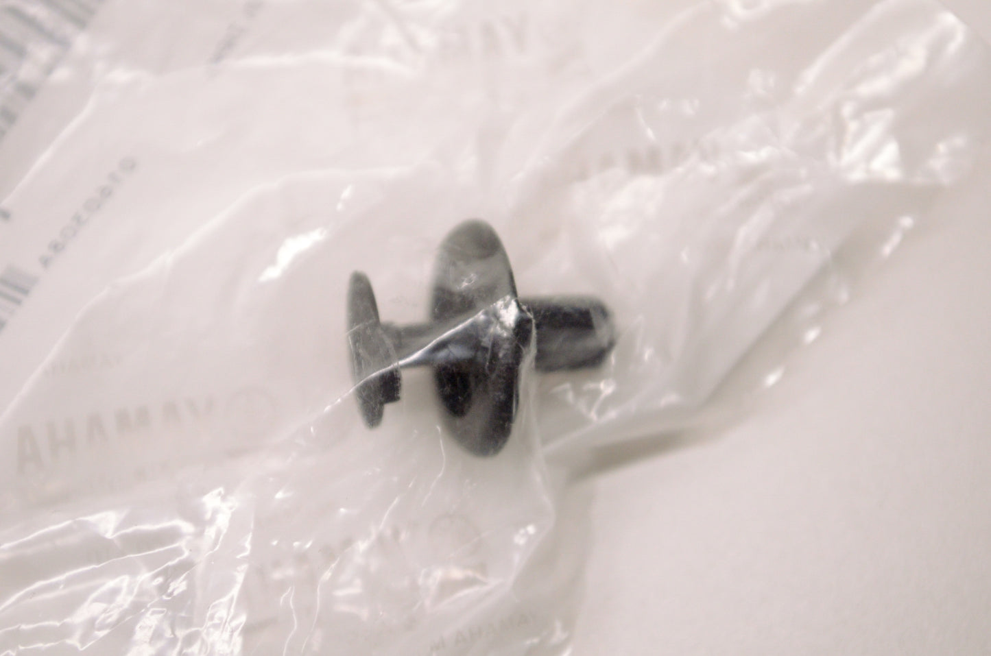 New OEM Yamaha 90269-07076-00 Special Shape Rivet NOS